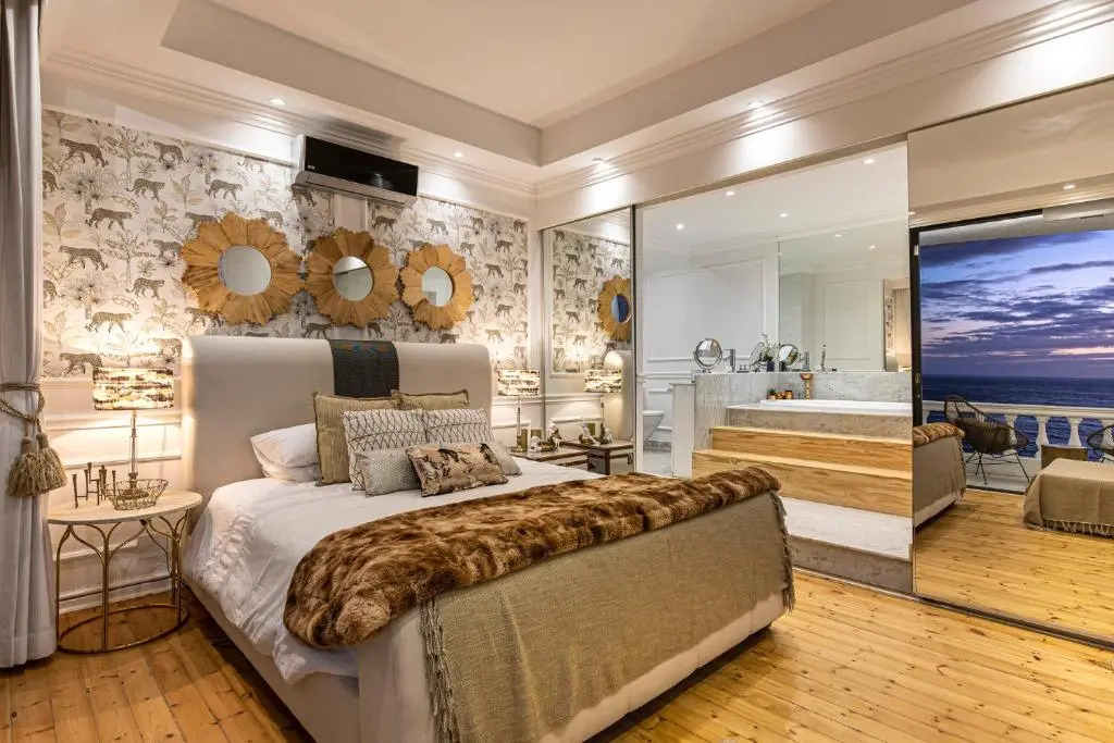 Clifton YOLO Spaces - Clifton Beachfront Apartments