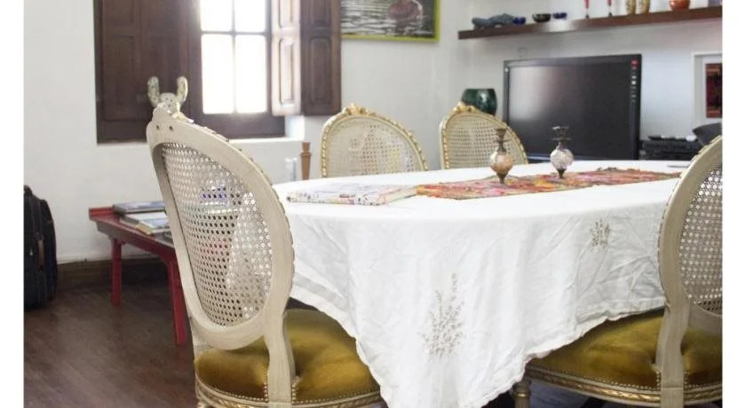 Habitaciones con Encanto, Espacio Mundano