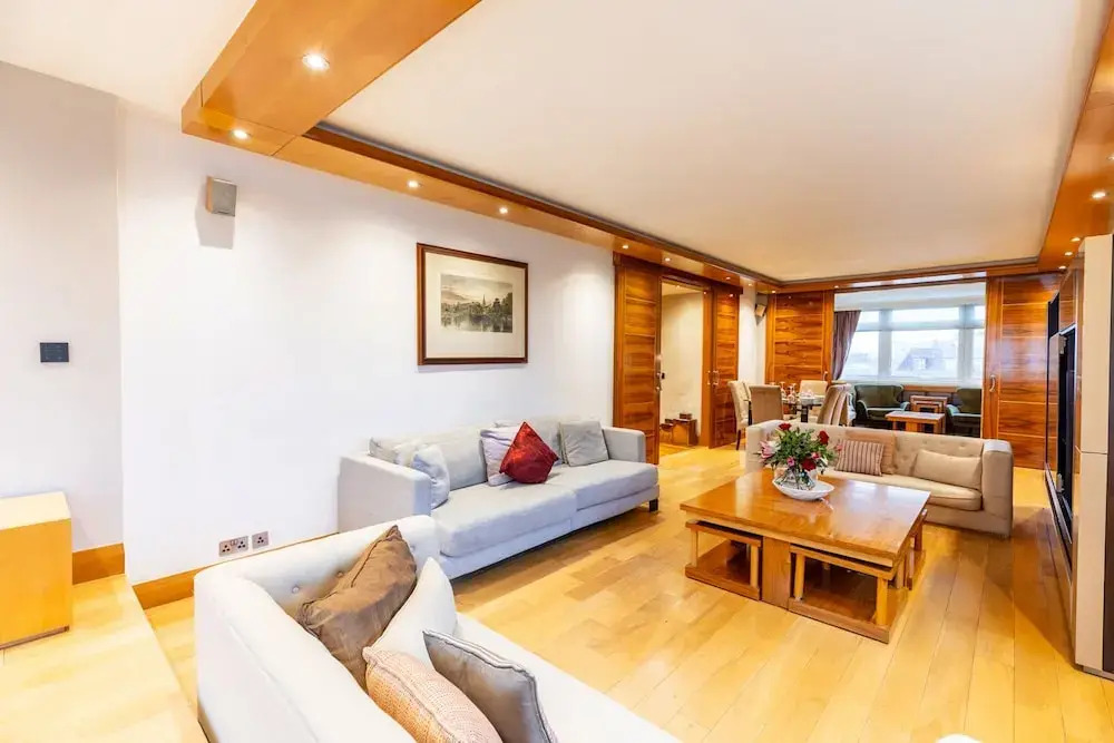 Mayfair Deluxe Apartment