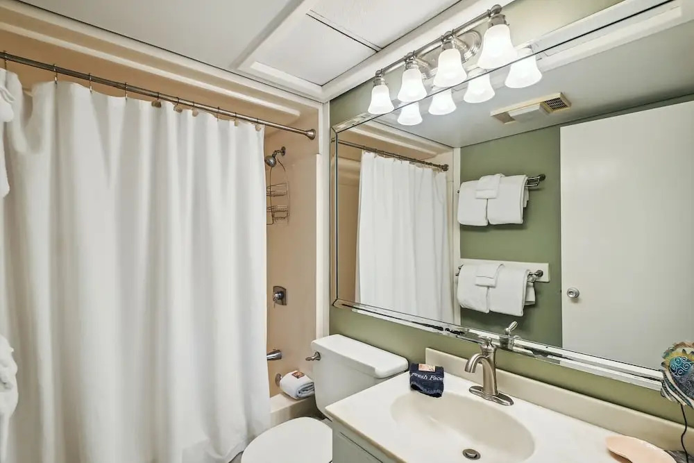 Sandpiper Cove 1053 1 Bedroom Condo by RedAwning