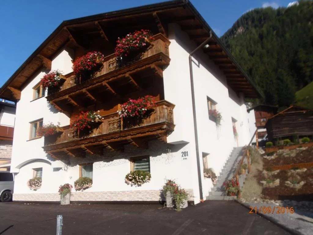 Apartments Renata SILVRETTA SUMMERCARD on SALE