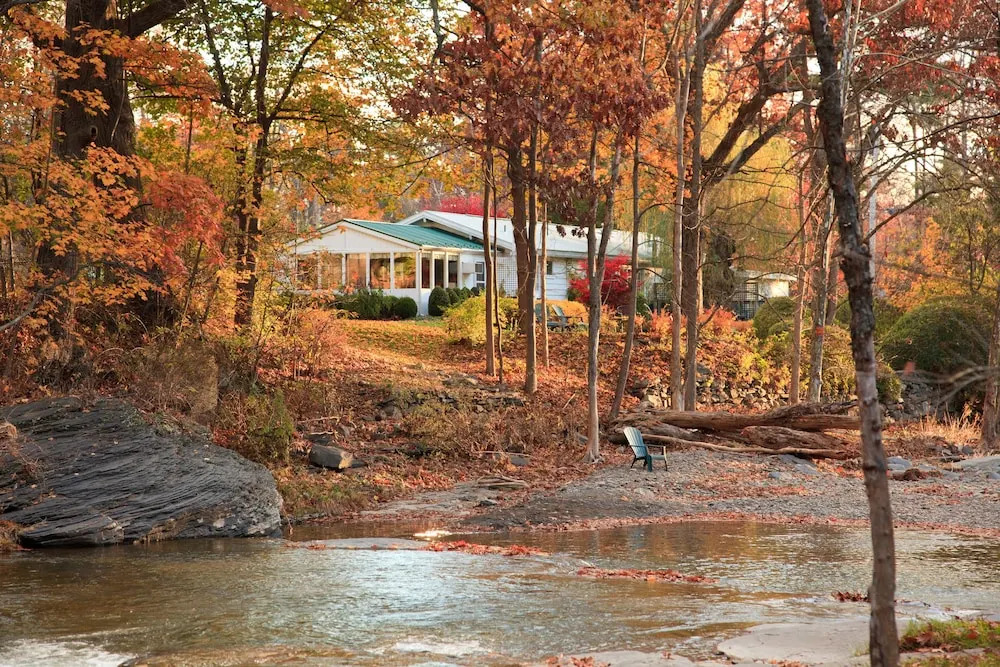 The Woodstock Inn on the Millstream