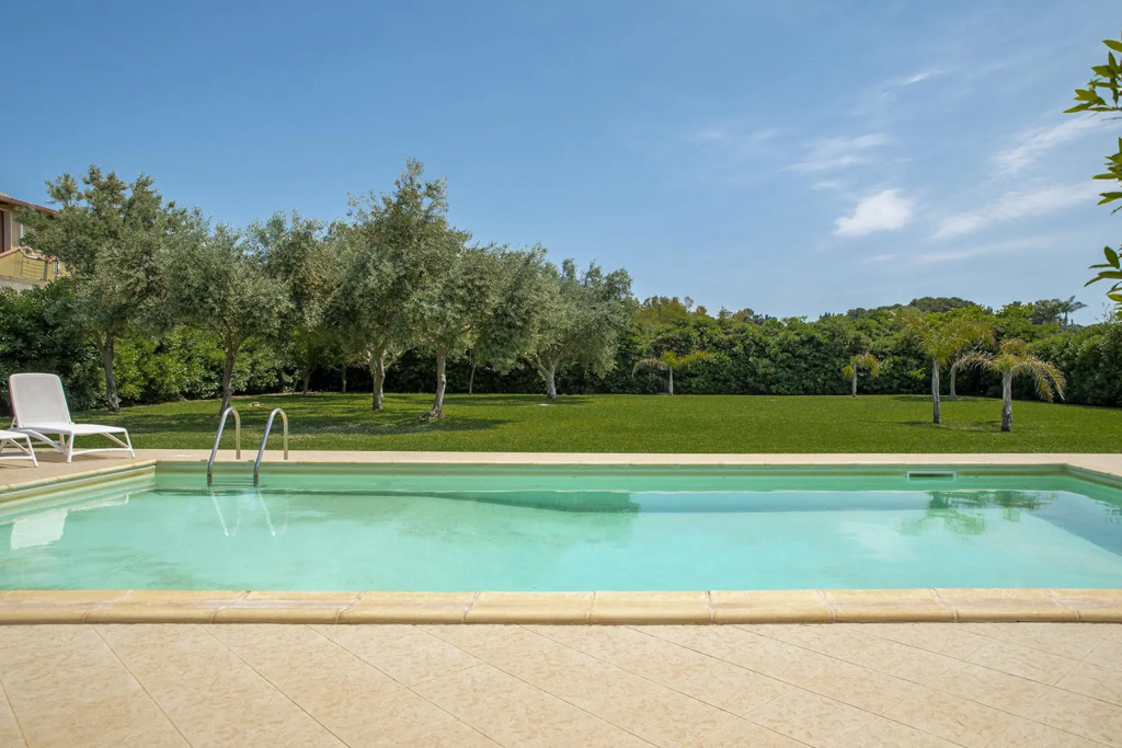Villa Bouganville con piscina by Wonderful Italy