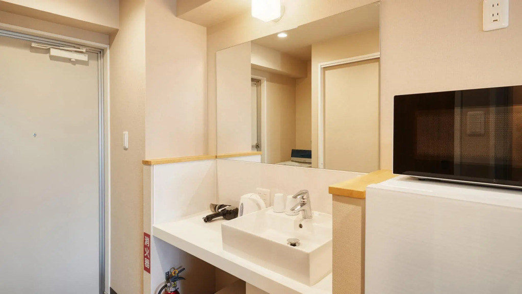New Normal Hotel in MATSUYAMA ニューノーマルホテルイン松山