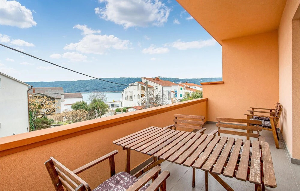 Beautiful Apartment in Kampor With Wifi, 3 Bedrooms and Swimming Pool
