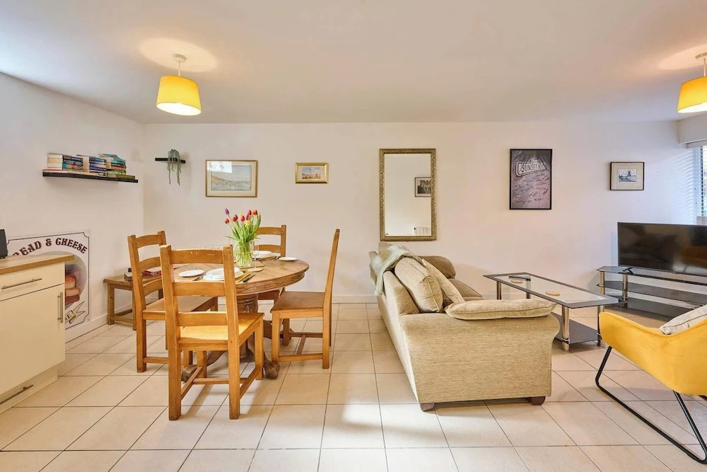 Host Stay Nile Street Retreat