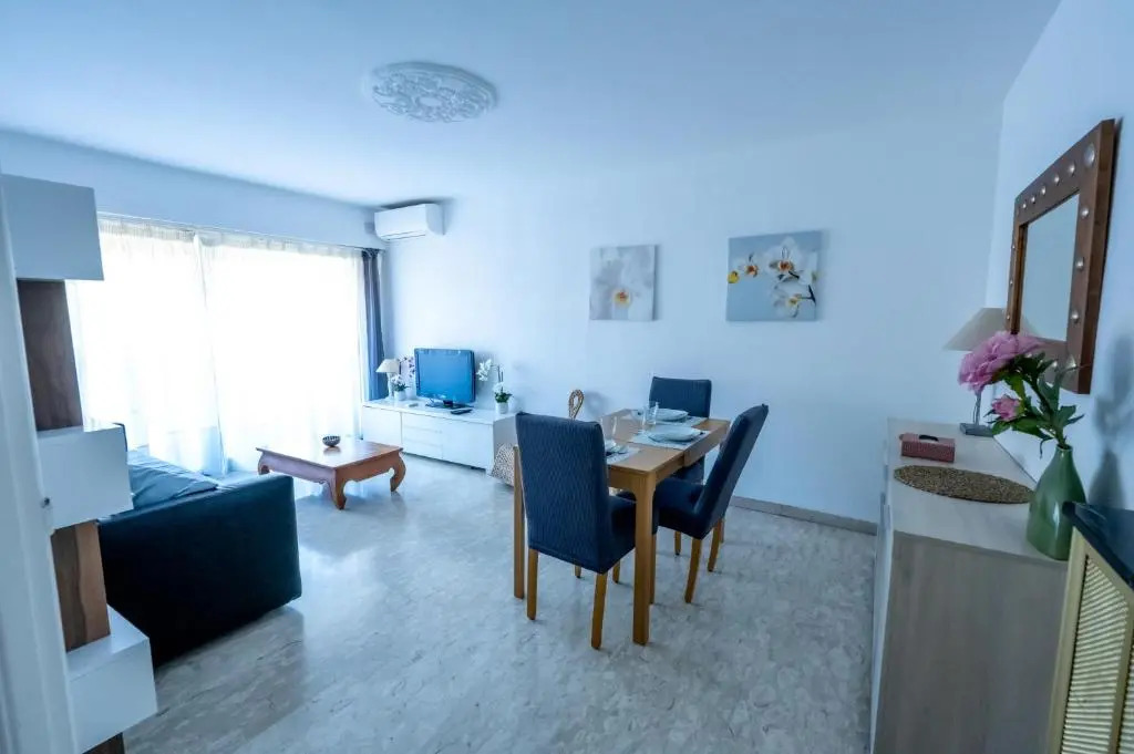 Holidays in cannes - appartement 2P - wifi - clim - parking