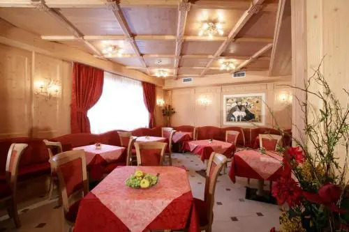 Hotel Garni La Roccia