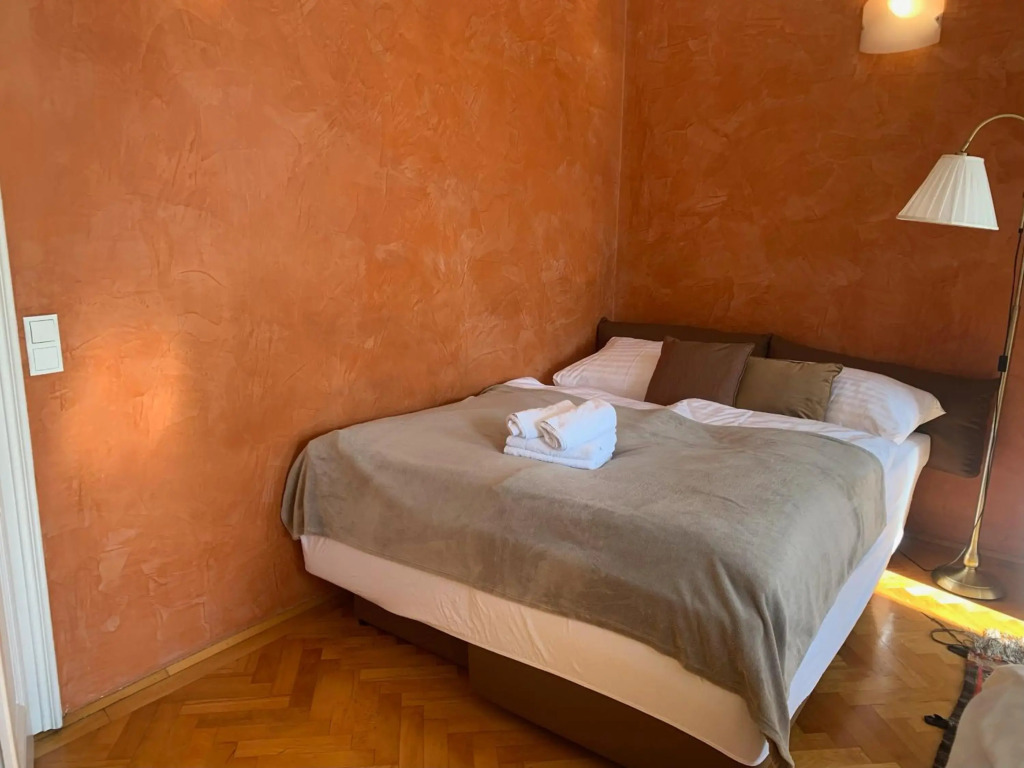 Stylish, Cosy & Central "Self-Check-In" Apartment