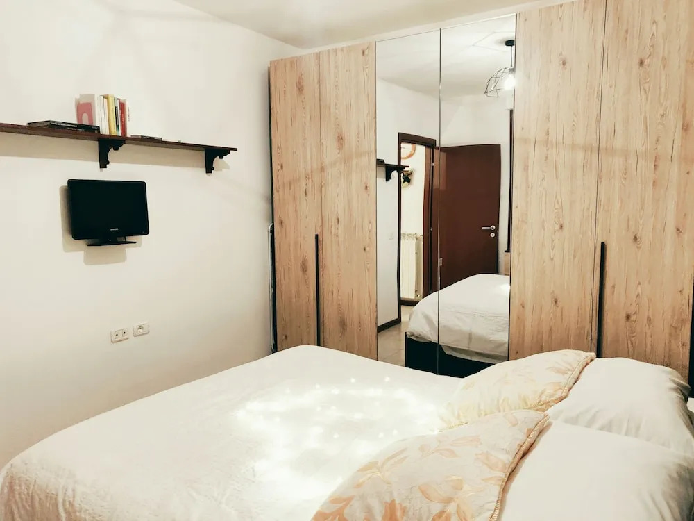 Flat Accogliente Comodo con Ascensore e Parcheggio