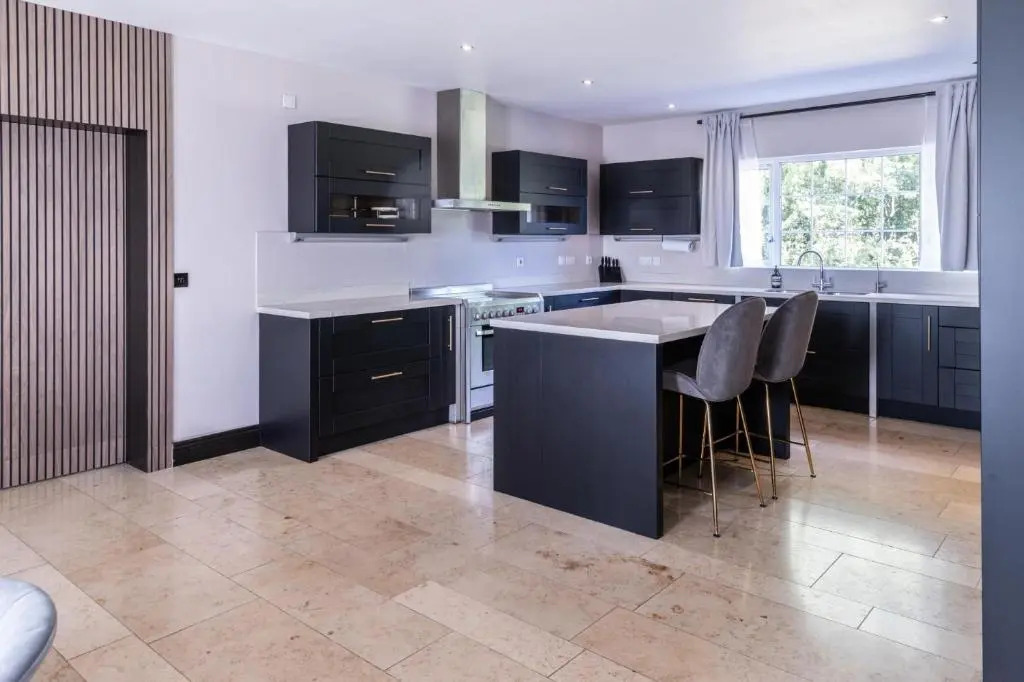 Luxurious 4BD Family Retreat in Magherafelt
