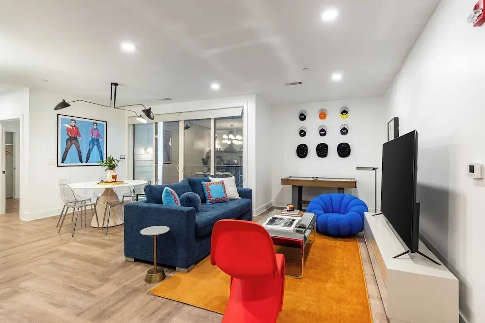 Dual Bachelor Pads w/ Rooftop Lounge & Games Sleeps 26 5 Min to Broadway