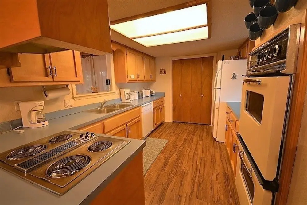 Cliff Cabin - Three Bedroom Cabin