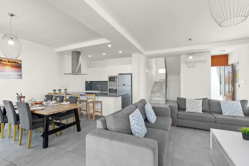 Sea Point Villas Coral Bay Luxury Private Pool villas walk to Beach 3 - 5 BDR in 1 resort