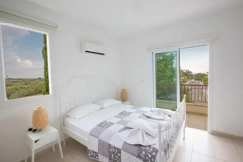 Beautiful 5 Star Holiday Villa in a Prime Location in Paralimni, Book Early To Secure Your Dates, Paralimni Villa 1242