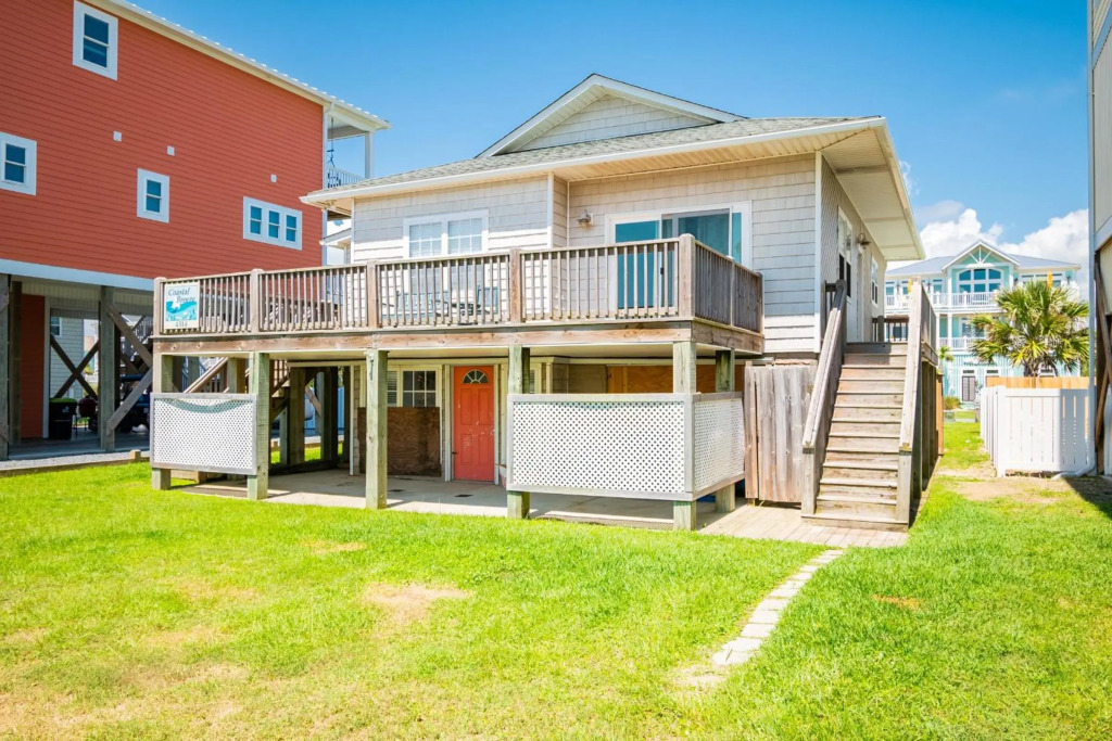 Coastal Breeze by Oak Island Accommodations