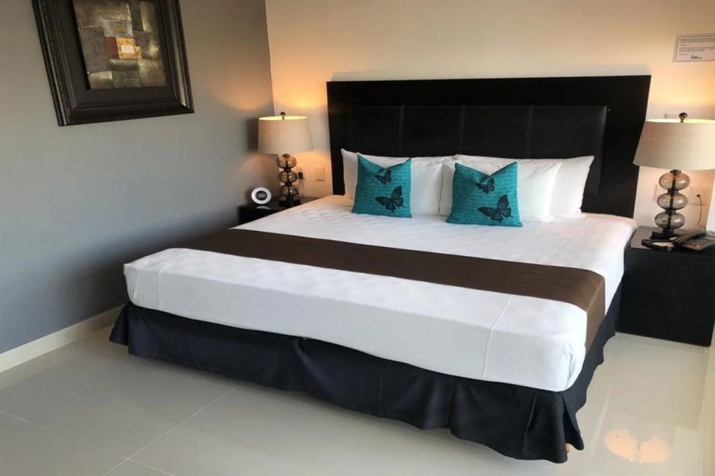 Suites Malecon Cancun