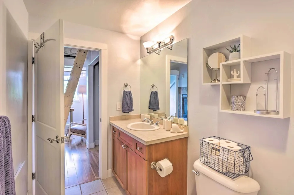 5 Mi to Ski Resort: Breck Penthouse Studio