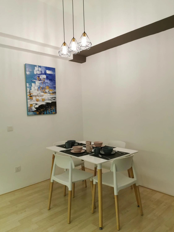 REVO AURORA PLACE, Pavilion 2, 5 Minutes To AXIATA ARENA BUKIT JALIL FREE WIFI by De Harlequins Guesthouse