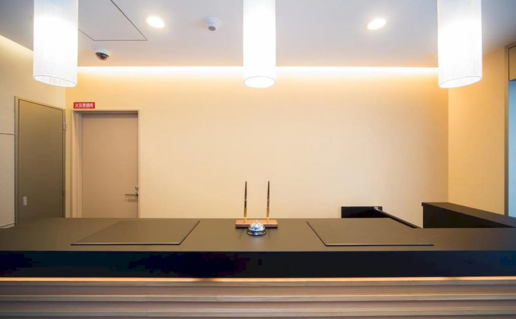Shinsaibashi-Higashi Crystal Hotel
