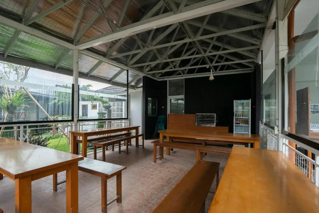 Urbanview Hotel Kazanan Lembang Bandung by RedDoorz