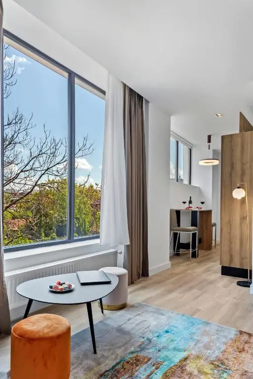 One88 Apartments Plus - Brand New Premium King Studio
