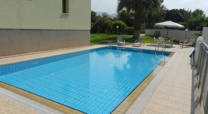 Dora Apartments
