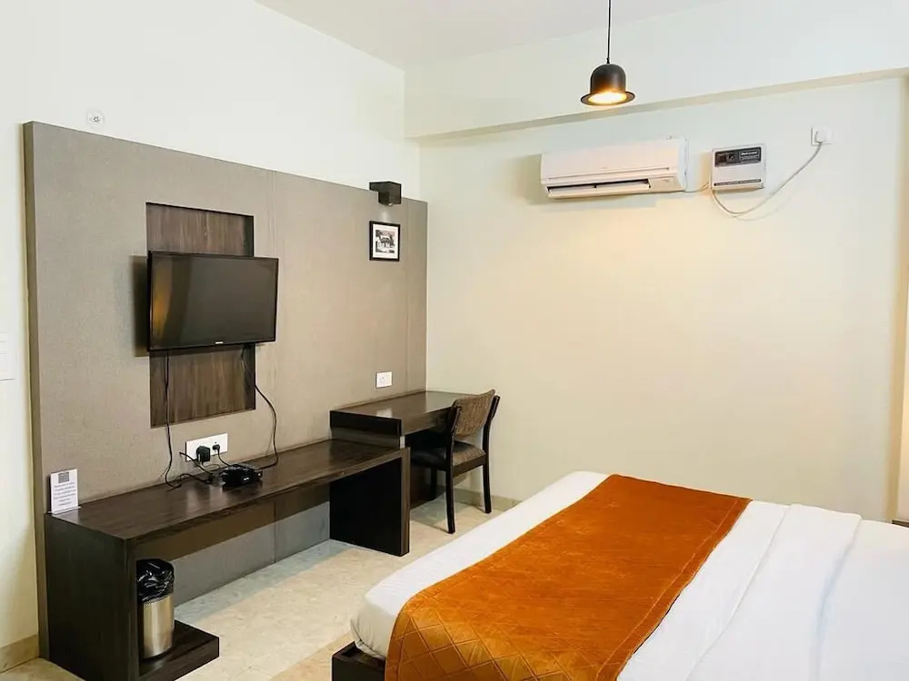 Hotel Kanishk