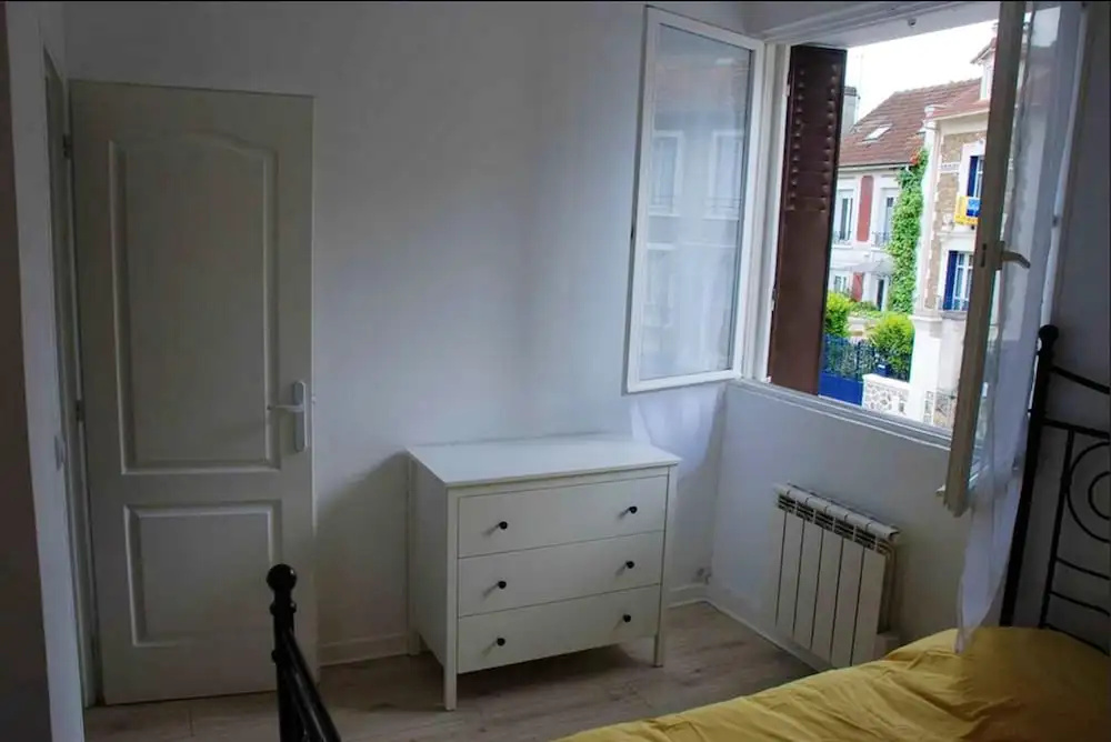 House With one Bedroom in Rosny-sous-bois, With Wonderful City View and Wifi