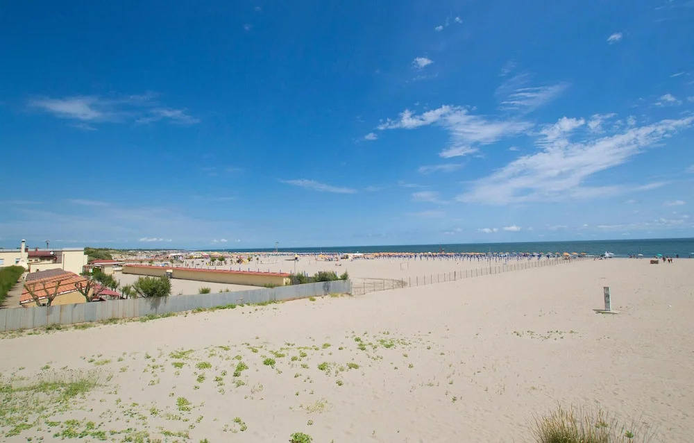 Awesome Apartment in Rosolina Mare With 1 Bedrooms