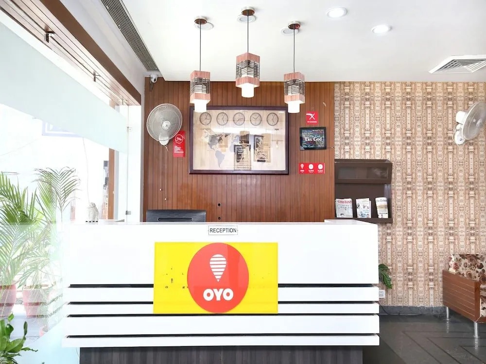 OYO 7100 Hotel Crossroads