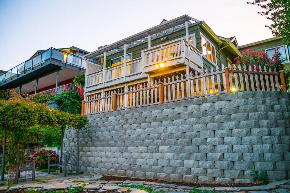 A Gem in the Emerald City: For Business and Travel