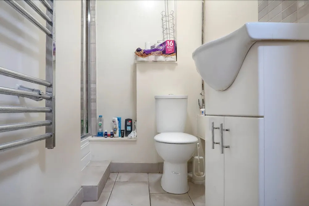 Saltwell Street Deluxe En Suite Room