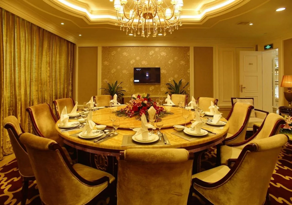 Golden Bauhinia International Hotel