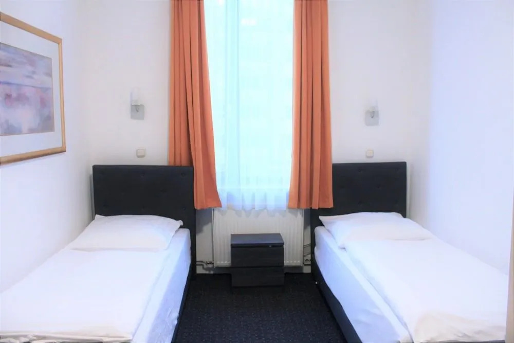 FrankAir Star Hotel Frankfurt City