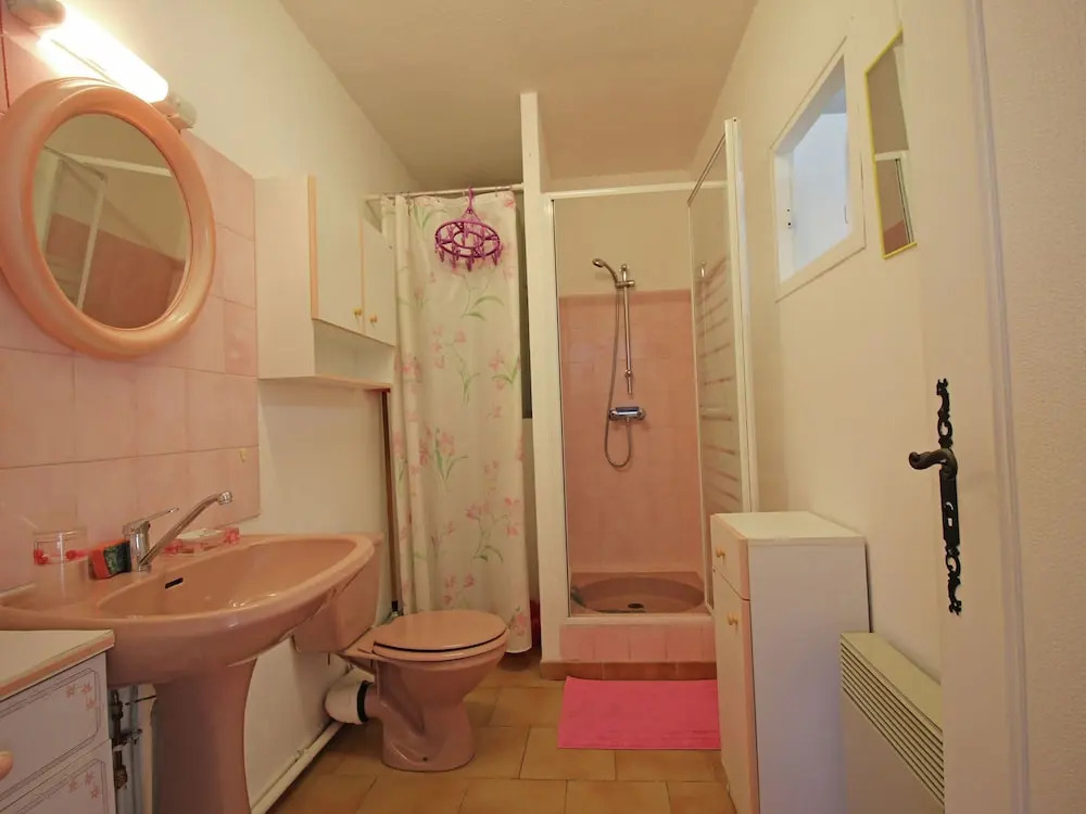Comfortable Cottage With Pool, on Walking Distance From Town