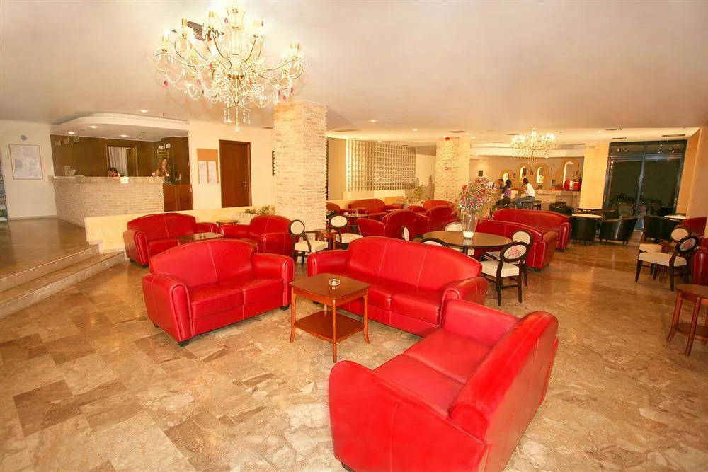 Roselands Hotel