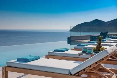 Thalassa Residence, Heated Pool, Hot Tub & SeaView
