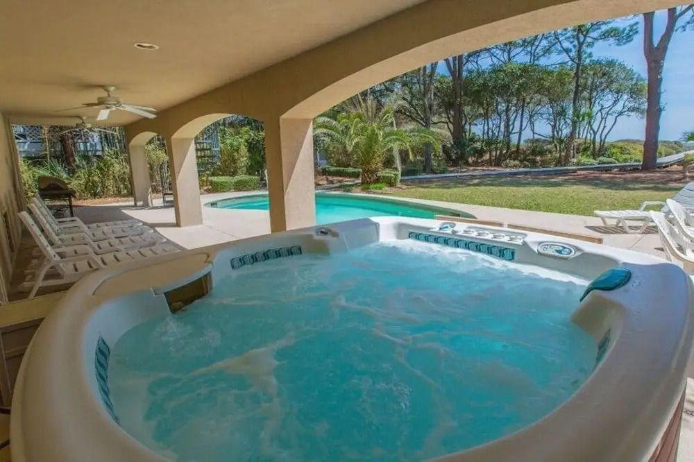 All-Suite Oceanfront Oasis W/ Pool & Hot Tub Home