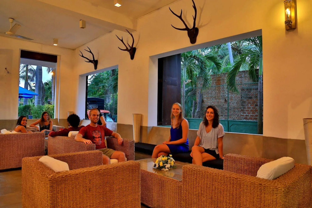 St.Lachlan Hotel & Suites