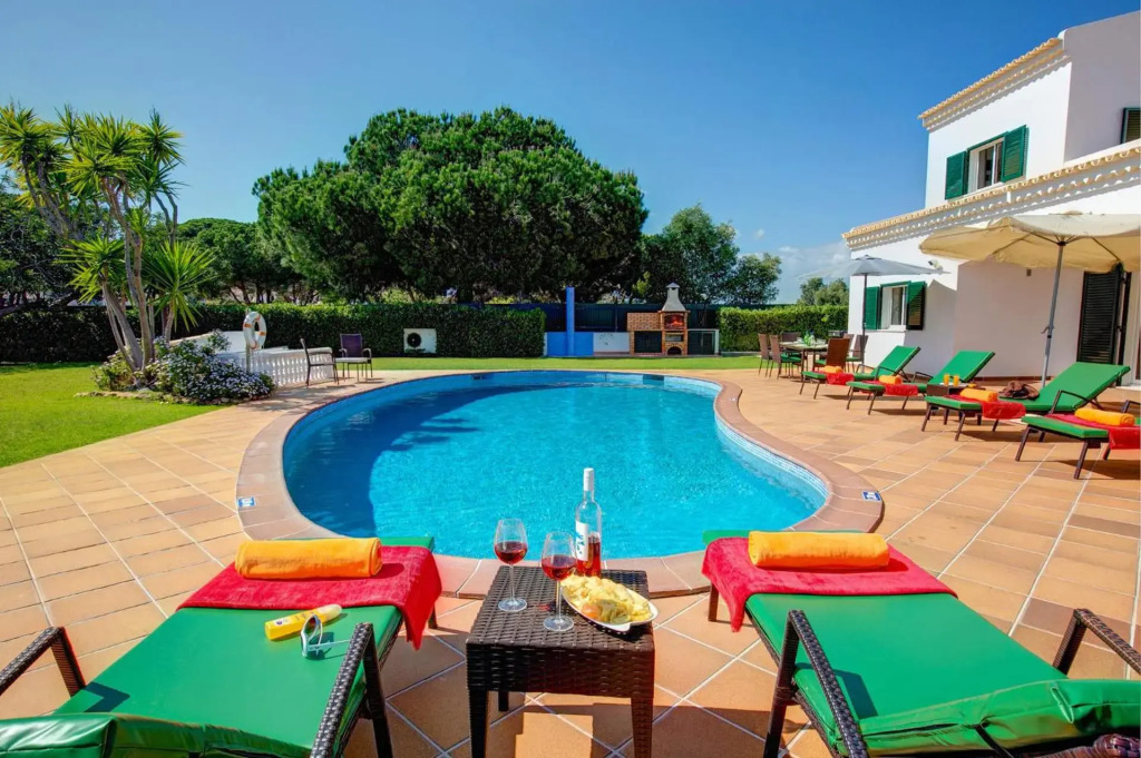 Villa Sandra by Villa Plus