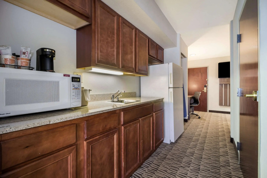 Clarion Pointe Charleston - West Ashley