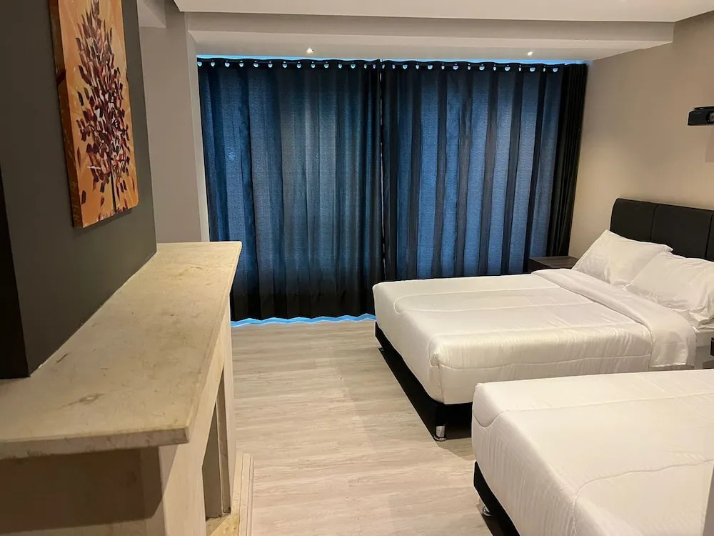 HOTEL HTL