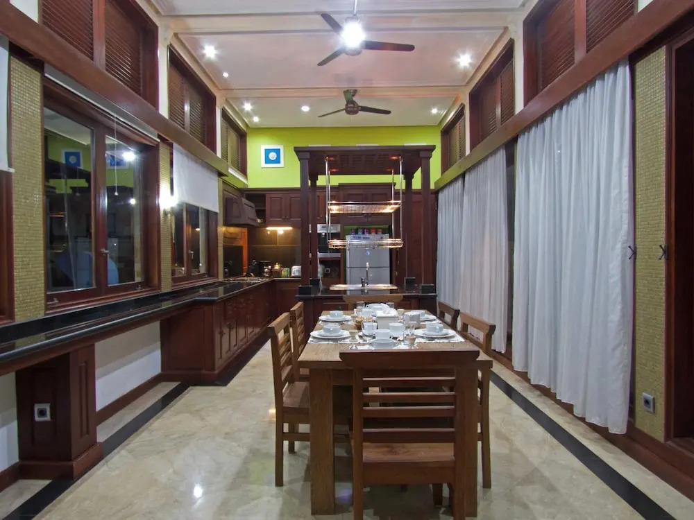 Dynasty Estate