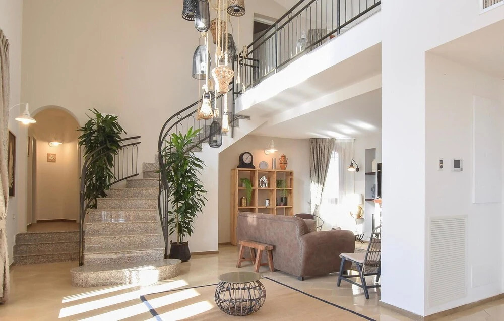 Amazing Home in Ragusa With 6 Bedrooms, Wifi and Outdoor Swimming Pool