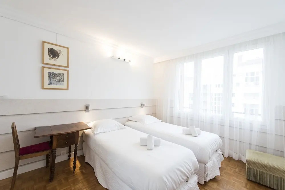 Apartment near Pont de Grenelle