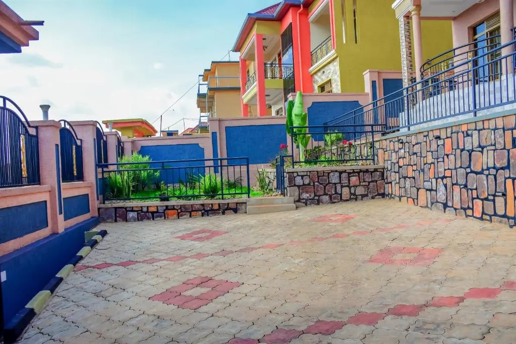House - Sleeps 12 - Garden - Parking - Pets Ok