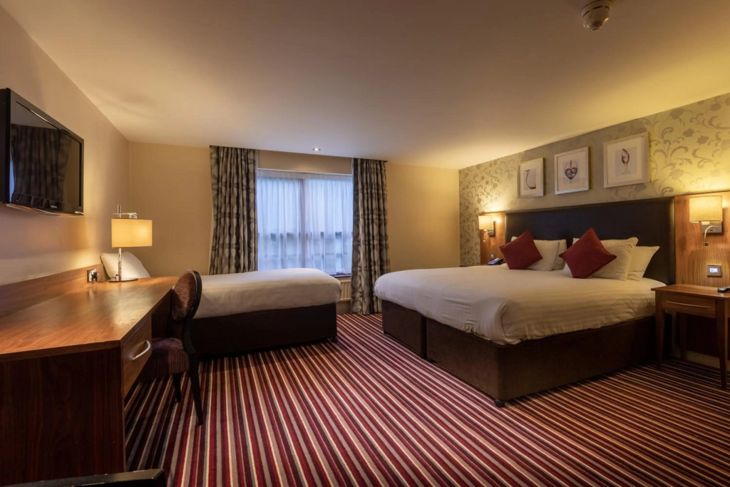 Gloucester Robinswood Hotel By Sunday