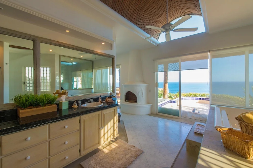 Amazing Ocean View From 6 Bedroom Pedregal Home: Villa Cerca del Cielo