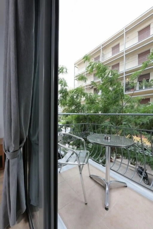 Meni Apartments